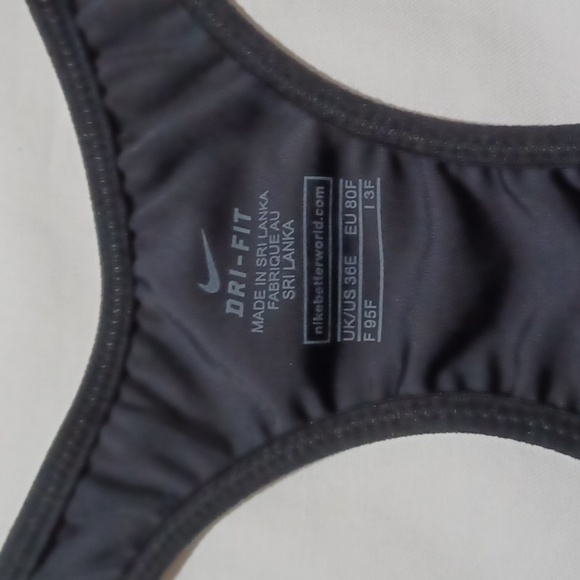 Nike Dri FIit Black sports bra - Picture 2 of 5